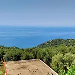 Amazing View At Kroi I Gjine, Apartamento