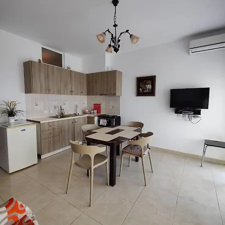 Amazing View At Kroi I Gjine, Apartment *