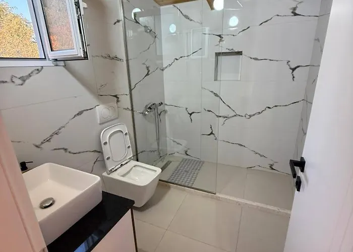 Amazing View At Kroi I Gjine, Daire *